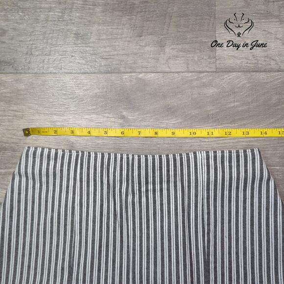 Hollister Ultra High Rise Mini Skirt Size S - Picture 3 of 5